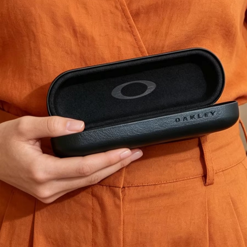 حافظة نظارات شمسية من الجلد ال - مراجعة Tech Accessories Bag وسعره